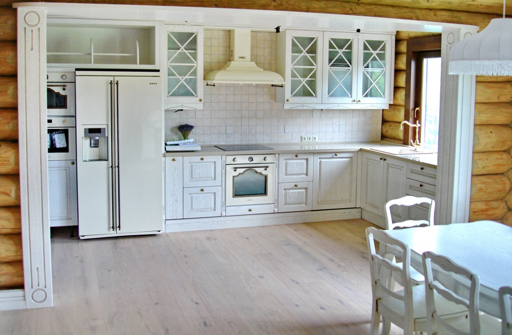Кухня в стиле прованс в деревянном доме под Минском