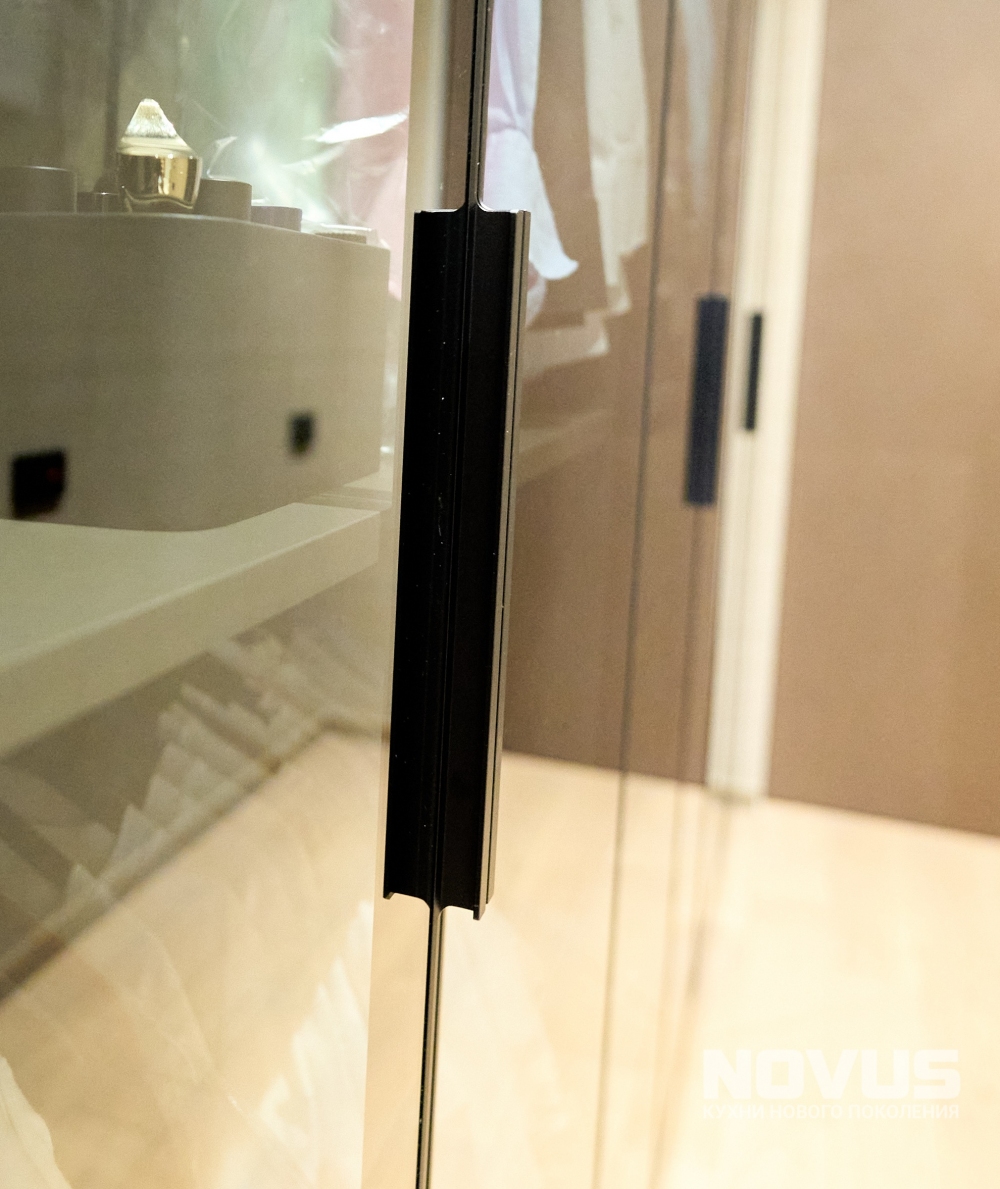 Шкаф с алюминиевыми фасадами в ЖК «Edison House»