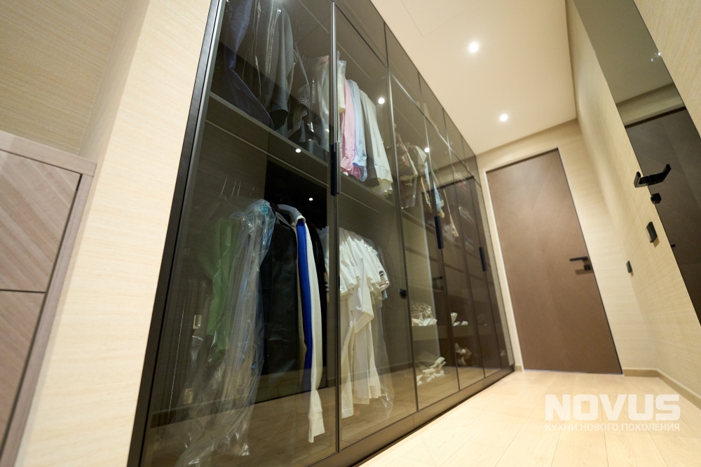 Шкаф с алюминиевыми фасадами в ЖК «Edison House»